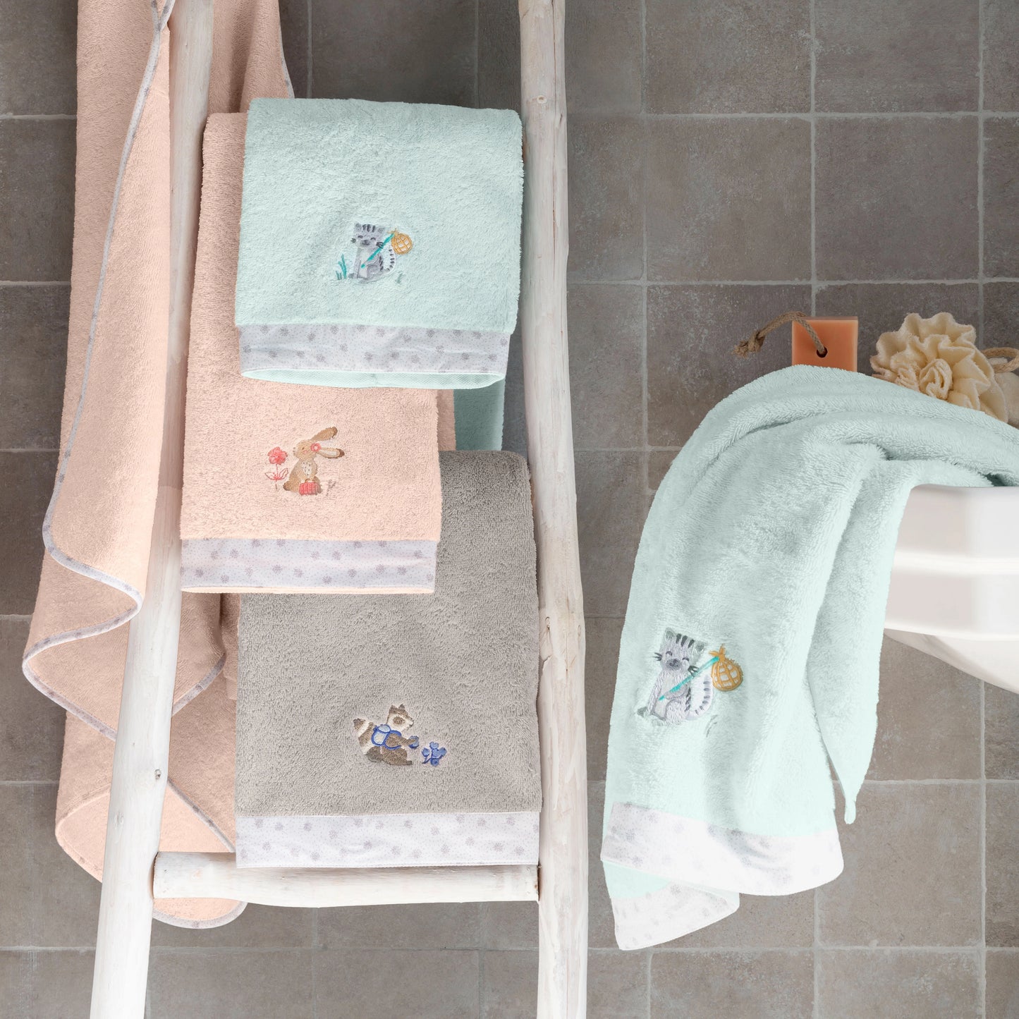 DEVINE Celadon organic cotton hand towel