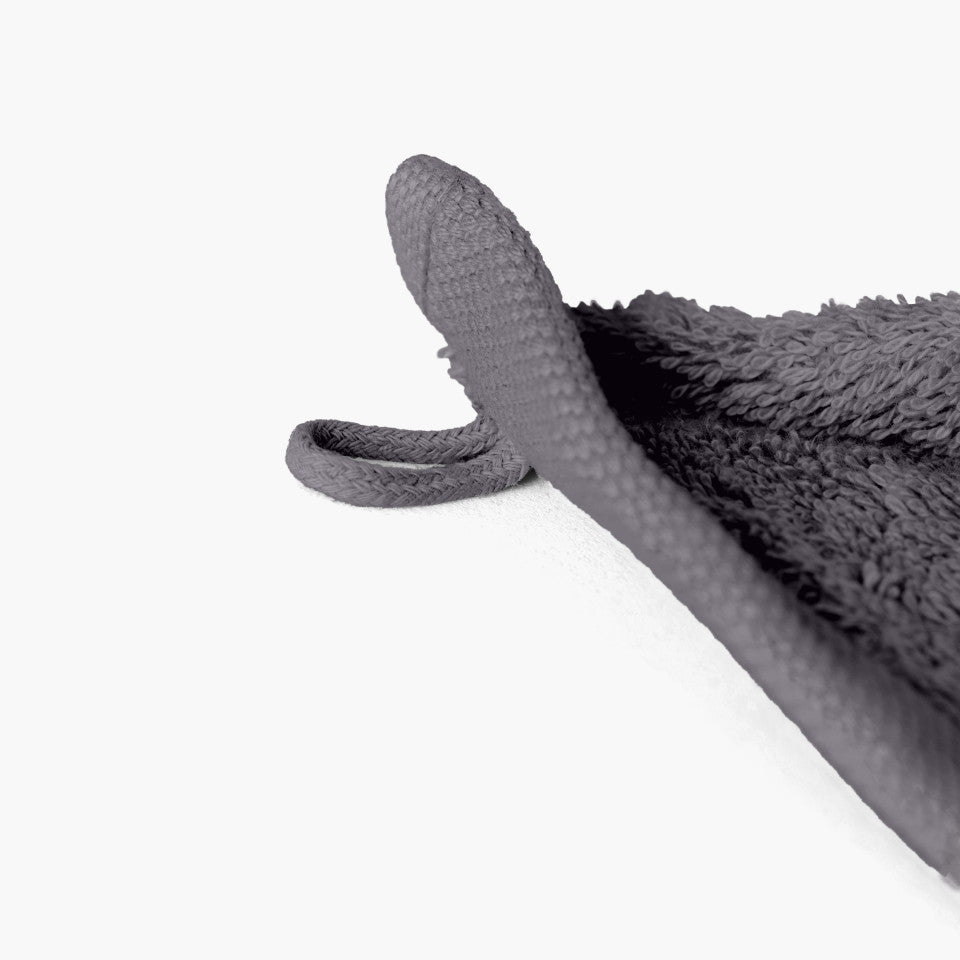 Lola II anthracite cotton guest towel