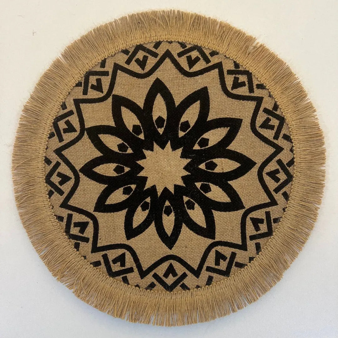 W&M Boho round placemat 35cm dark beige