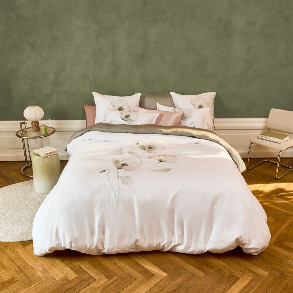 Ephelia Bed Set