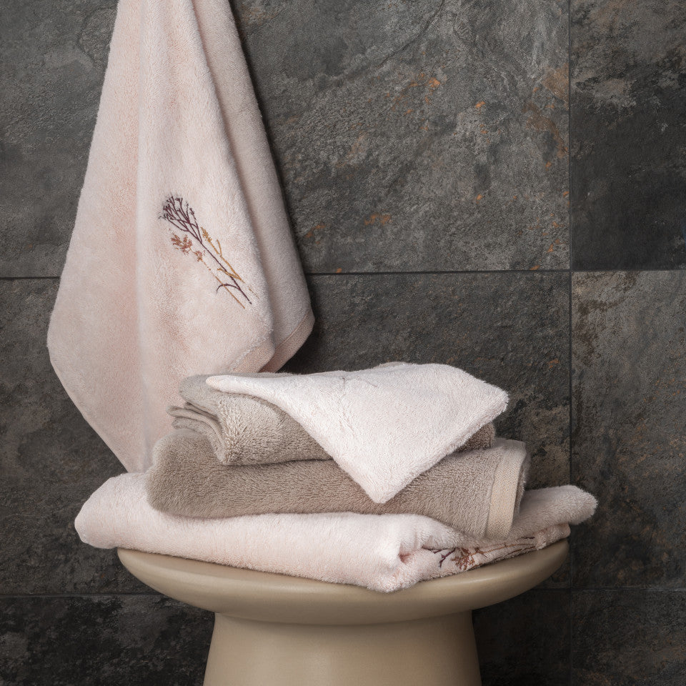 Aura nude cotton and bamboo viscose bath towel