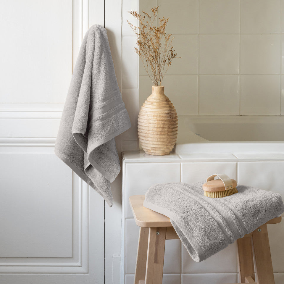 Lola II pearl cotton bath towel